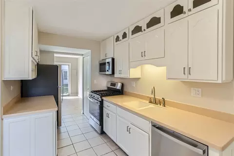 2464 Devonshire Ct, Aurora, IL 60502 photo 6