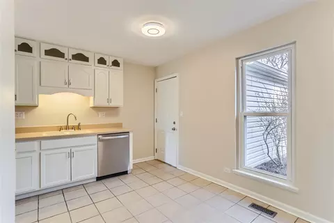 2464 Devonshire Ct, Aurora, IL 60502 photo 8