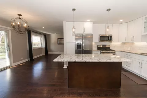 661 Lance Dr, Des Plaines, IL 60016 photo 4