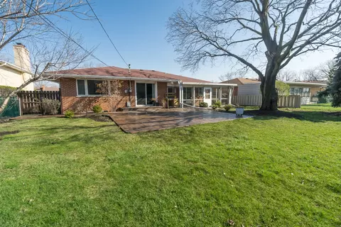 661 Lance Dr, Des Plaines, IL 60016 photo 21