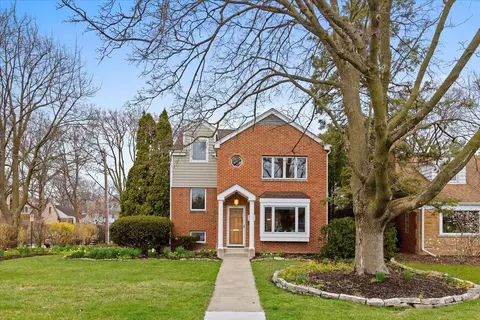 2444 Thornwood Ave, Wilmette, IL 60091