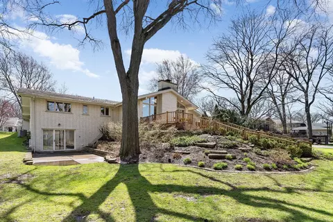 Exterior - 18 Brighton Ln, Oak Brook, IL 60523 photo 6 of 7