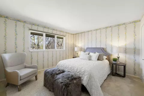 Bedroom - 18 Brighton Ln, Oak Brook, IL 60523 photo 3 of 4