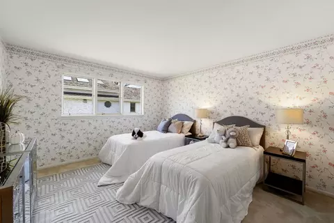 Bedroom - 18 Brighton Ln, Oak Brook, IL 60523 photo 4 of 4