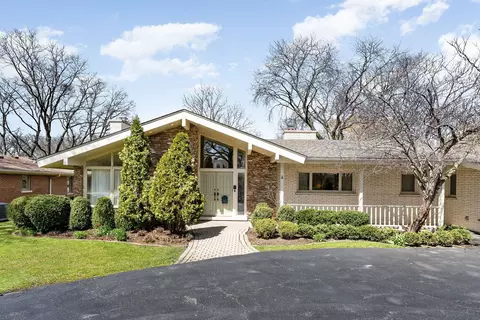 Exterior - 18 Brighton Ln, Oak Brook, IL 60523 photo 2 of 7