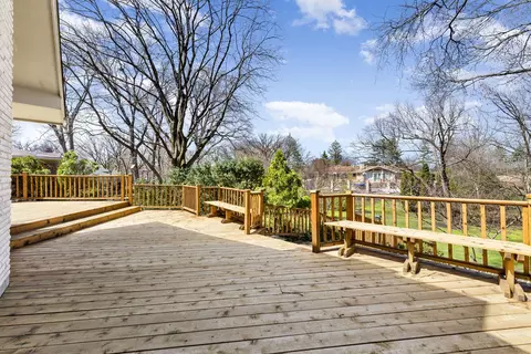 Exterior - 18 Brighton Ln, Oak Brook, IL 60523 photo 4 of 7