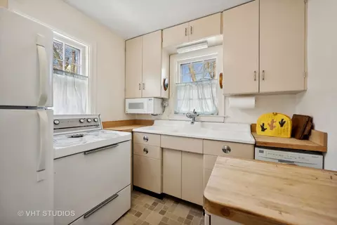 182 6th St, Wheeling, IL 60090 photo 3