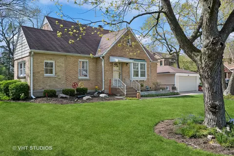 182 6th St, Wheeling, IL 60090