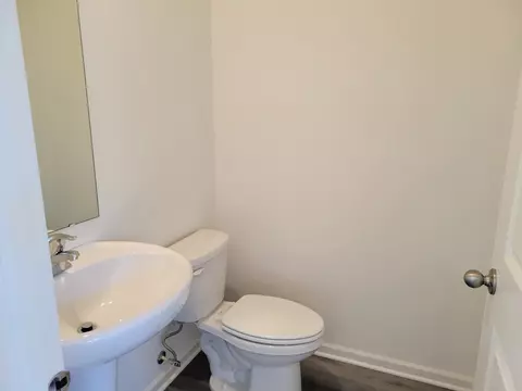 Bath - 326 Summit Cir, Lombard, IL 60148 photo 1 of 6