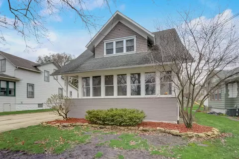 733 N 9th St, Dekalb, IL 60115