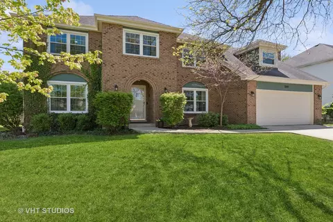1394 E Gartner Rd, Naperville, IL 60540