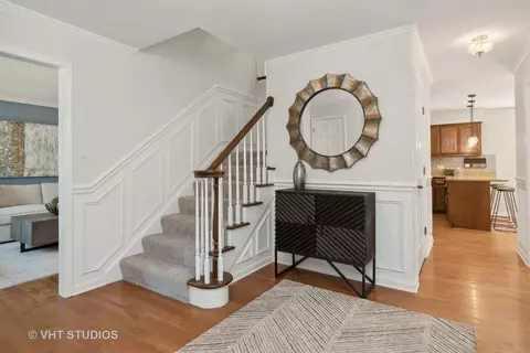 1394 E Gartner Rd, Naperville, IL 60540 photo 2