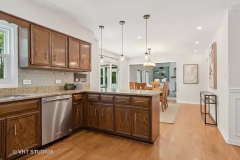 1394 E Gartner Rd, Naperville, IL 60540 photo 9