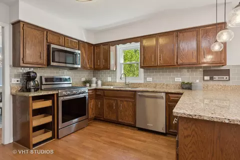 1394 E Gartner Rd, Naperville, IL 60540 photo 8