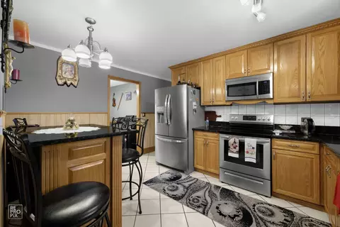 8607 S 78th Ave, Bridgeview, IL 60455 photo 4