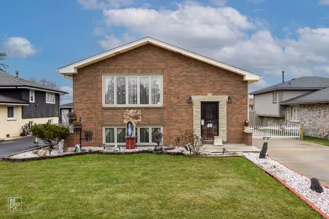 8607 S 78th Ave, Bridgeview, IL 60455 photo 2