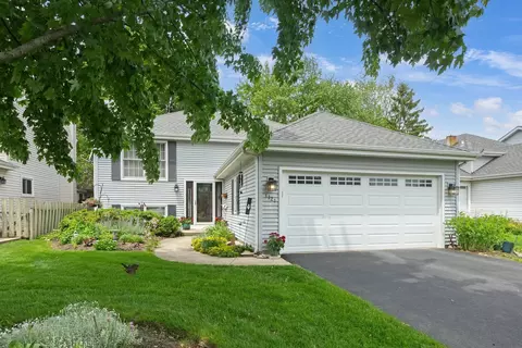 1121 Needham Rd, Naperville, IL 60563