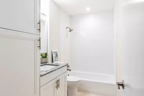 Bath - 1314 Pinehurst Dr, Bloomington, IL 61704 photo 1 of 1