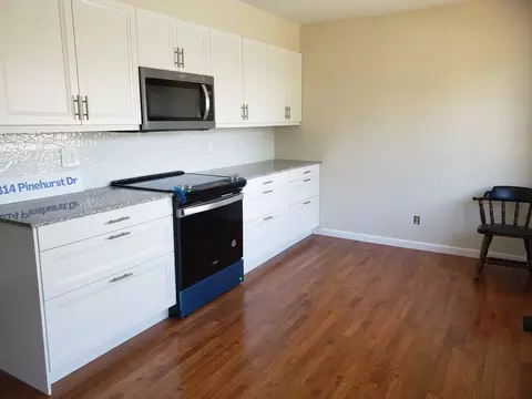 Kitchen - 1314 Pinehurst Dr, Bloomington, IL 61704 photo 3 of 4