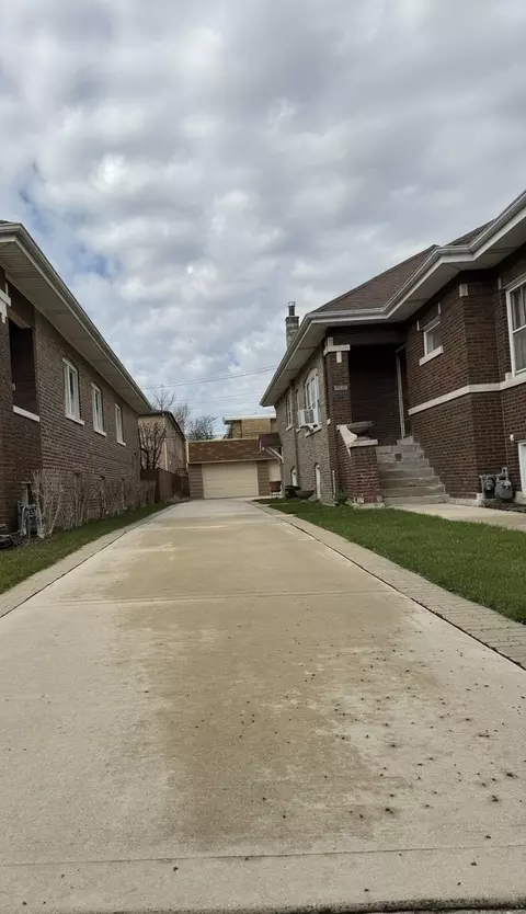 Exterior - 3536 Maple Ave, Berwyn, IL 60402 photo 3 of 4