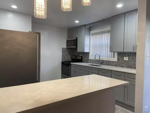 2828 W 84th Pl, Chicago, IL 60652 photo 6