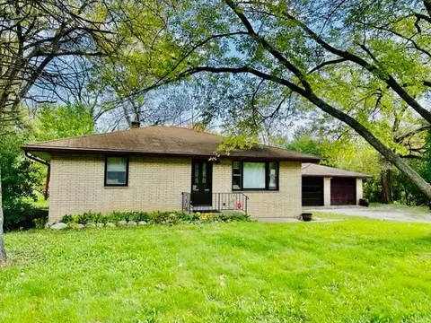 39095 N Delany Rd, Wadsworth, IL 60083
