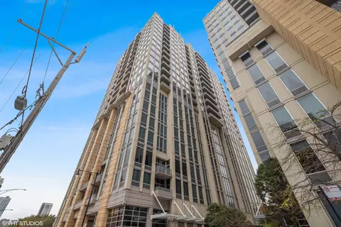 700 N Larrabee St #1507, Chicago, IL 60654