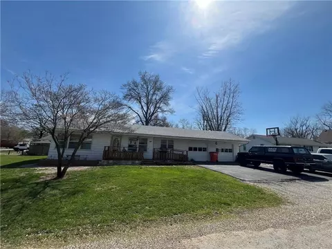 1005 Wisconsin Ave, Windsor, IL 61957