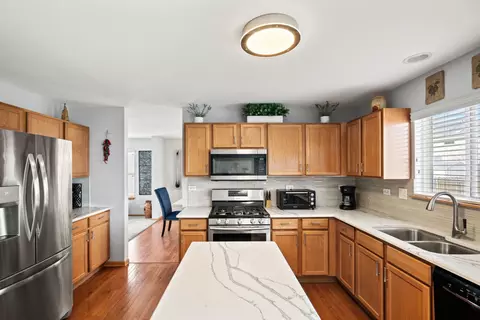 Kitchen - 6915 Twin Falls Dr, Plainfield, IL 60586 photo 1 of 2