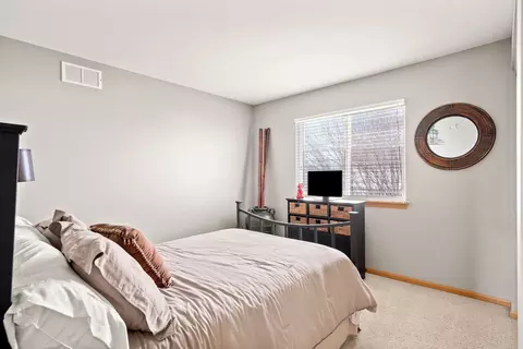 Bedroom - 6915 Twin Falls Dr, Plainfield, IL 60586 photo 2 of 4