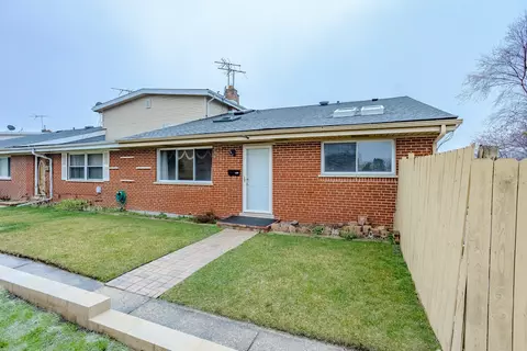 9043 Terrace Pl, Des Plaines, IL 60016