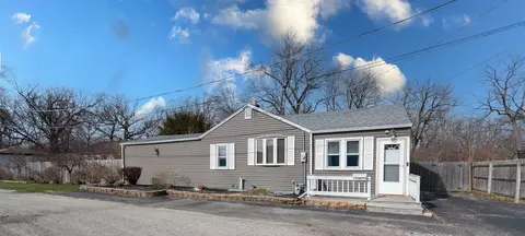 630 Park Ave, Winthrop Harbor, IL 60096