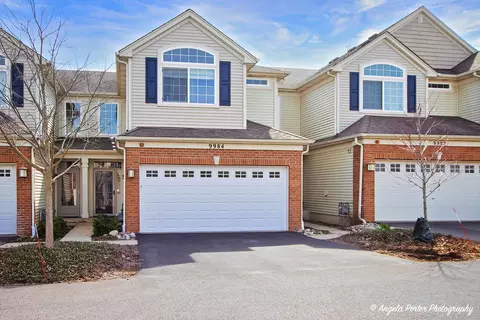 9984 Cummings St, Huntley, IL 60142