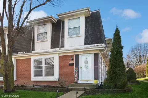 2229 Denton Ct, Schaumburg, IL 60194