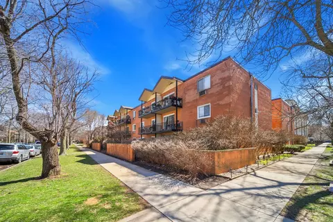 1545 W Chase Ave #202, Chicago, IL 60626