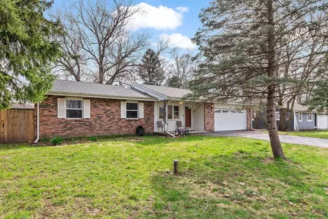 6404 E Flora St, Kankakee, IL 60901