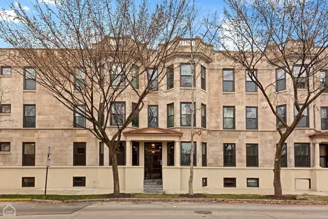 1608 N Whipple St #1, Chicago, IL 60647