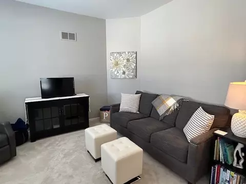 Living - 114 Oakton St, Mchenry, IL 60050 photo 5 of 6