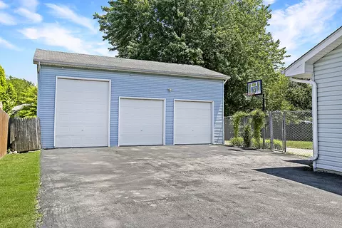 2702 Ruth Fitzgerald Dr, Plainfield, IL 60586 photo 3