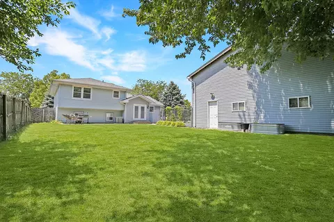 2702 Ruth Fitzgerald Dr, Plainfield, IL 60586 photo 5
