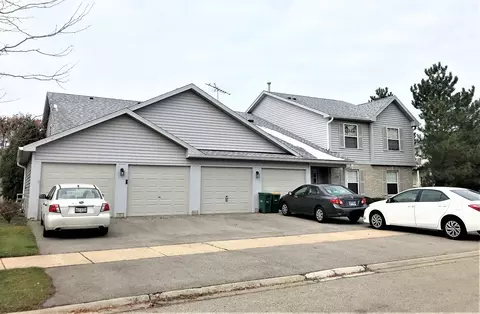 1202 N Red Oak Cir #4, Round Lake Beach, IL 60073