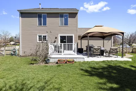 Exterior - 1100 Appleton Ln, Geneva, IL 60134 photo 5 of 6