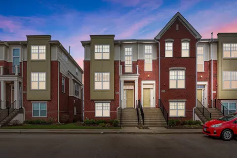 1136 Windward Ln, Vernon Hills, IL 60061
