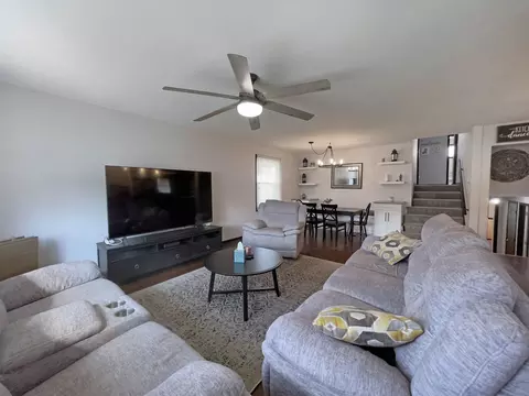 Living - 1011 Dawes Ave, Wheaton, IL 60189 photo 2 of 4