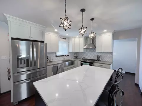 Kitchen - 1011 Dawes Ave, Wheaton, IL 60189 photo 3 of 5