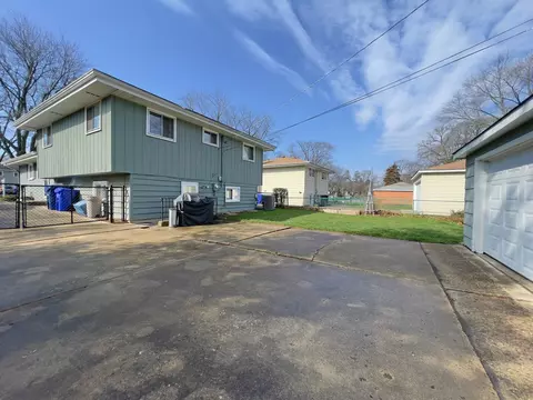 Exterior - 1011 Dawes Ave, Wheaton, IL 60189 photo 4 of 6