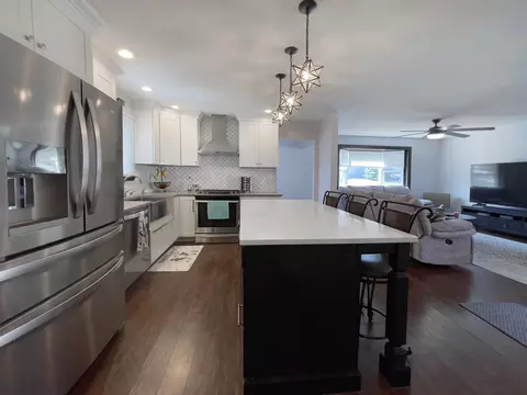 Kitchen - 1011 Dawes Ave, Wheaton, IL 60189 photo 5 of 5