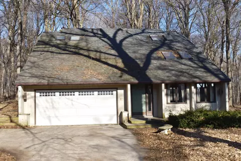 13 Hathaway Ct, Sugar Grove, IL 60554