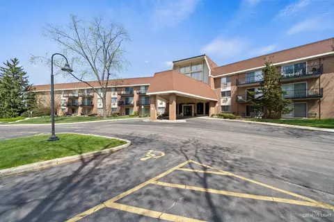 1188 Royal Glen Dr #317W, Glen Ellyn, IL 60137