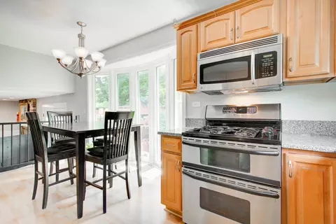 1428 Willcrest Rd, Naperville, IL 60540 photo 9